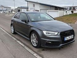 Grau Gebraucht 2015 Audi A3 S-Line Limousine | 10.500 € (Guter Preis)