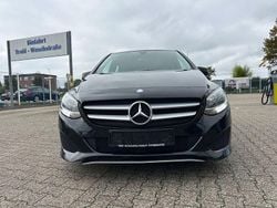 Schwarz Gebraucht 2015 Mercedes B180 Van / Kleinbus | 5.200 € (Fairer Preis)