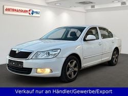 Weiß Gebraucht 2011 Skoda Octavia Family Limousine | 3.499 € (Superpreis)