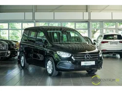 Schwarz Gebraucht 2023 Mercedes T180 Advantage Van / Kleinbus | 22.990 € (Guter Preis)