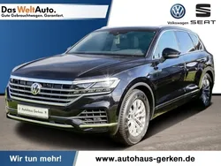 Deep black perleffekt Gebraucht 2020 VW Touareg Elegance SUV | 64.390 €
