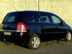 Schwarz Gebraucht 2010 Opel Zafira Edition Kombi | 3.900 € (Etwas zu teuer)