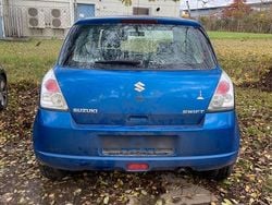 Blau Gebraucht 2005 Suzuki Swift Kleinwagen | 2.000 €