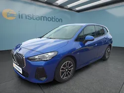 Blau Gebraucht 2024 BMW 218 Active Tourer Van / Kleinbus | 29.699 € (Guter Preis)