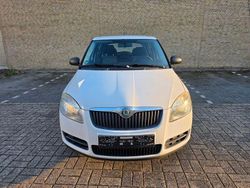 Weiß Gebraucht 2009 Skoda Fabia Classic Kleinwagen | 1.850 € (Fairer Preis)
