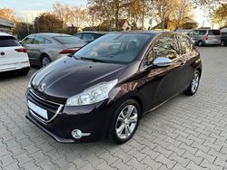 Schwarz Gebraucht 2013 Peugeot 208 Allure Kleinwagen | 4.699 € (Fairer Preis)