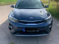 Blau Gebraucht 2018 Kia Stonic Spirit SUV | 14.000 € (Fairer Preis)