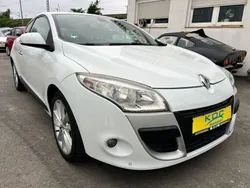 Weiß Gebraucht 2009 Renault Mégane III Luxe Coupé | 4.400 € (Teuer)