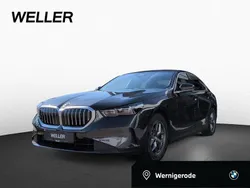 Sophistograu (grau) Gebraucht 2024 BMW 520 Comfort Edition Limousine | 43.950 € (Superpreis)