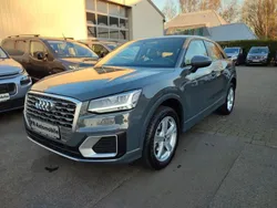 Grau Gebraucht 2019 Audi Q2 Sport SUV | 24.999 € (Etwas zu teuer)