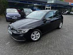 Schwarz Gebraucht 2020 VW Golf VIII Life Limousine | 19.990 € (Fairer Preis)