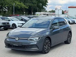 Grau Gebraucht 2022 VW Golf VIII Style Limousine | 21.980 € (Fairer Preis)