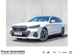 Weiß Gebraucht 2024 BMW 520 M Sport Kombi | 56.990 € (Guter Preis)