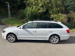 Weiß Gebraucht 2015 Skoda Superb Exclusive Kombi | 10.500 € (Fairer Preis)