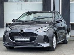 Grau Gebraucht 2024 Mazda 2 Center-Line Limousine | 19.480 € (Superpreis)