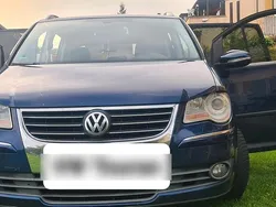 Blau Gebraucht 2010 VW Touran Van / Kleinbus | 5.500 € (Teuer)