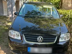 Schwarz Gebraucht 2006 VW Touran Van / Kleinbus | 1.500 € (Etwas zu teuer)