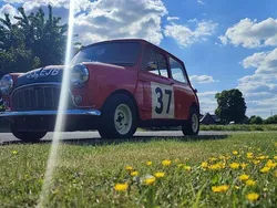 Rot Gebraucht 1965 Mini 1000 Kleinwagen | 15.900 €