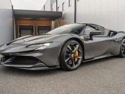 Grau Gebraucht 2022 Ferrari SF90 Cabrio | 416.441 €
