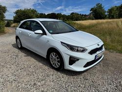 Weiß Gebraucht 2020 Kia Ceed Limousine | 11.990 € (Fairer Preis)