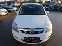 Weiß Gebraucht 2014 Opel Zafira Van / Kleinbus | 3.900 € (Guter Preis)