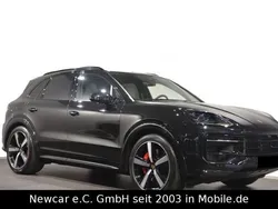 0e chromitschwarzmetallic Gebraucht 2024 Porsche Cayenne S SUV | 143.150 €