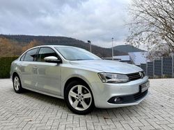 Silber Gebraucht 2011 VW Jetta Comfortline Limousine | 8.990 € (Etwas zu teuer)