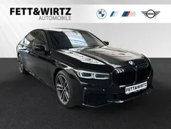 Saphirschwarz metallic Gebraucht 2020 BMW 740L Sport Line Limousine | 46.900 € (Fairer Preis)