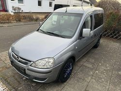 Blau Gebraucht 2010 Opel Combo S Van / Kleinbus | 2.900 € (Fairer Preis)