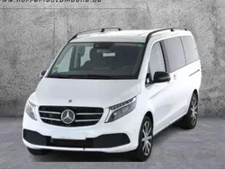 Bergkristallweiã metallic Gebraucht 2024 Mercedes V250 Edition Van / Kleinbus | 56.740 € (Fairer Preis)