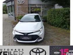 Platinumweiß perleffekt Neu 2025 Toyota Corolla Kombi | 35.840 € (Fairer Preis)