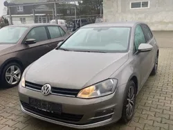 Grau Gebraucht 2016 VW Golf VII Allstar Limousine | 11.300 € (Fairer Preis)
