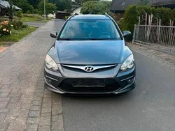 Grau Gebraucht 2011 Hyundai i30 Kombi | 2.100 € (Guter Preis)