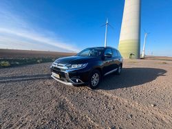 Schwarz Gebraucht 2016 Mitsubishi Outlander SUV | 14.000 € (Fairer Preis)