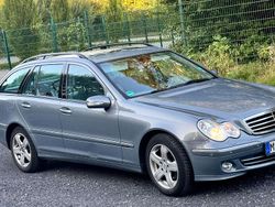 Gebraucht 2017 Mercedes C200 Avantgarde Kombi | 2.650 €