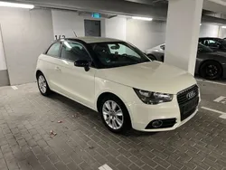 Weiß Gebraucht 2011 Audi A1 Ambition Kleinwagen | 7.850 € (Fairer Preis)