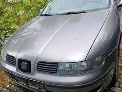 Grau Gebraucht 2004 Seat Leon Limousine | 650 € (Superpreis)