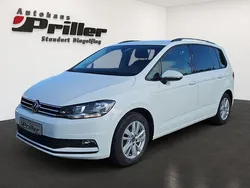 Weiß Gebraucht 2021 VW Touran Comfortline Van / Kleinbus | 26.900 € (Etwas zu teuer)