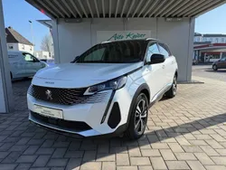 Weiß (metallic) Gebraucht 2023 Peugeot 5008 GT Van / Kleinbus | 38.890 € (Teuer)