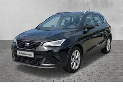 Mitternachtsschwarz (metallic) Gebraucht 2023 Seat Arona FR SUV | 17.970 € (Guter Preis)