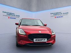 Rot Neu 2025 Suzuki Swift Comfort Limousine | 20.990 €
