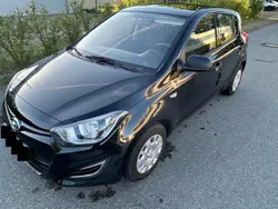 Schwarz Gebraucht 2014 Hyundai i20 Kleinwagen | 4.500 €
