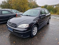 Schwarz Gebraucht 2002 Opel Astra Selection Limousine | 2.299 € (Etwas zu teuer)