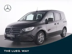 Loparitschwarz metallic Gebraucht 2024 Mercedes T180 Style Van / Kleinbus | 31.585 € (Teuer)