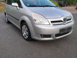 Silber Gebraucht 2005 Toyota Corolla Verso Van / Kleinbus | 5.300 € (Etwas zu teuer)