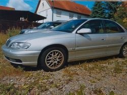Silber Gebraucht 2002 Opel Omega Limousine | 1.500 €
