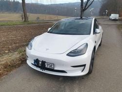 Weiß Gebraucht 2021 Tesla Model 3 Standard Range Limousine | 21.500 € (Guter Preis)