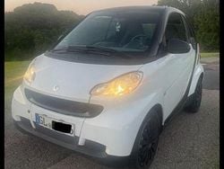 Weiß Gebraucht 2009 Smart ForTwo Coupé Coupé | 3.000 €