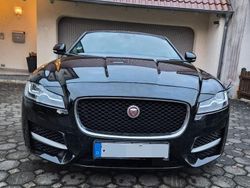 Schwarz Gebraucht 2016 Jaguar XF R-Sport Limousine | 14.500 €