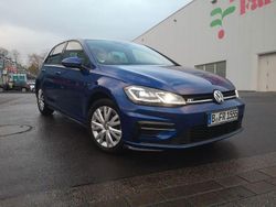 Blau Gebraucht 2018 VW Golf VII R-line Limousine | 22.500 € (Etwas zu teuer)